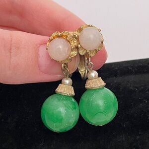 Vintage 70's  Heavy Green Lucite St.Patricks Day Spring Floral Dangle Earrings
